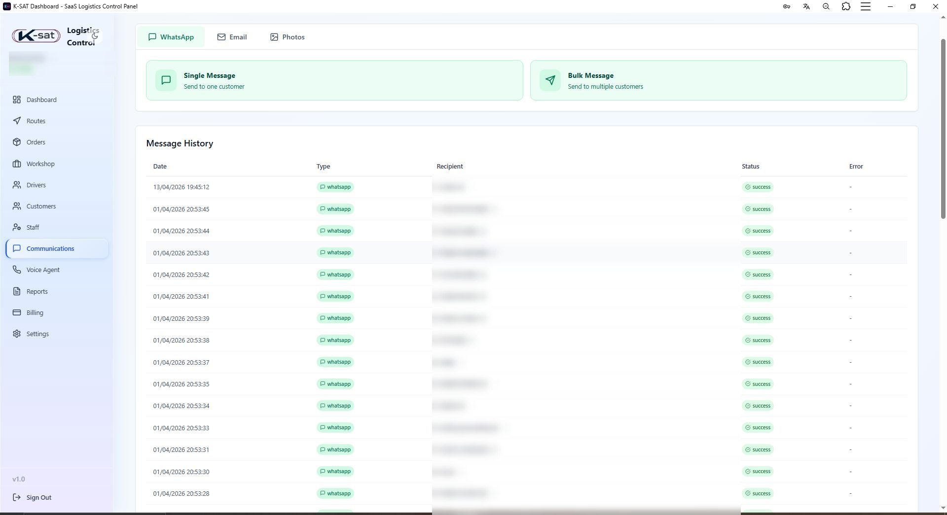 Communications — historique WhatsApp, e-mail et photos par client